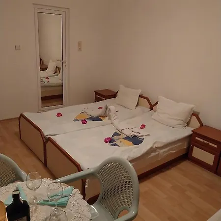 Quarto em Acomodações Particulares Стаи За Гости Ники Nesebar