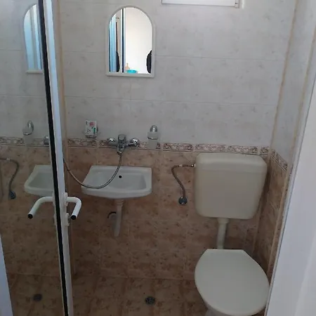Quarto em Acomodações Particulares Стаи За Гости Ники