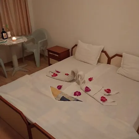 Стаи За Гости Ники Quarto em Acomodações Particulares Nesebar